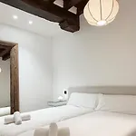 Amplitud, Diseno E Historia En El Casco Viejo Apartmán Bilbao