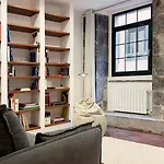 Amplitud, Diseno E Historia En El Casco Viejo Apartmán *