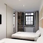 Amplitud, Diseno E Historia En El Casco Viejo Apartmán *