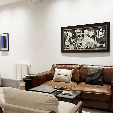 Apartamento Amplitud, Diseño E Historia En El Casco Viejo Bilbao