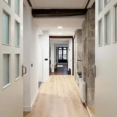 Amplitud, Diseno E Historia En El Casco Viejo アパート *