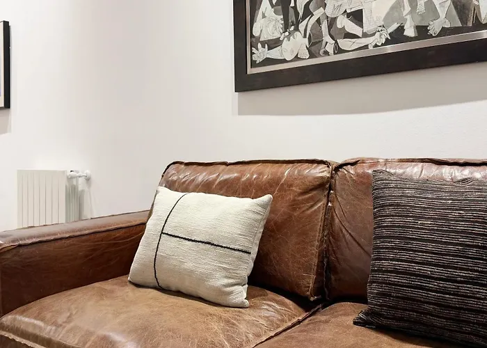 Amplitud, Diseño E Historia En El Casco Viejo *