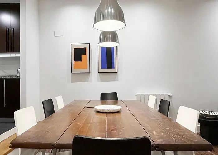 Amplitud, Diseño E Historia En El Casco Viejo