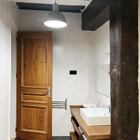 Amplitud, Diseño E Historia En El Casco Viejo