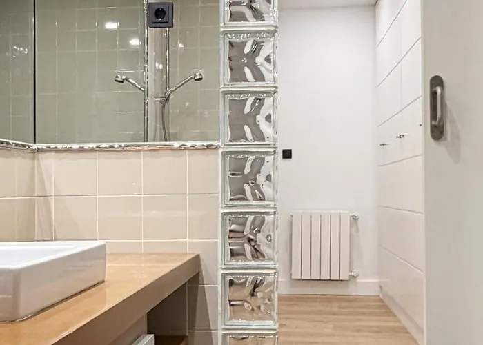 Amplitud, Diseno E Historia En El Casco Viejo בילבאו